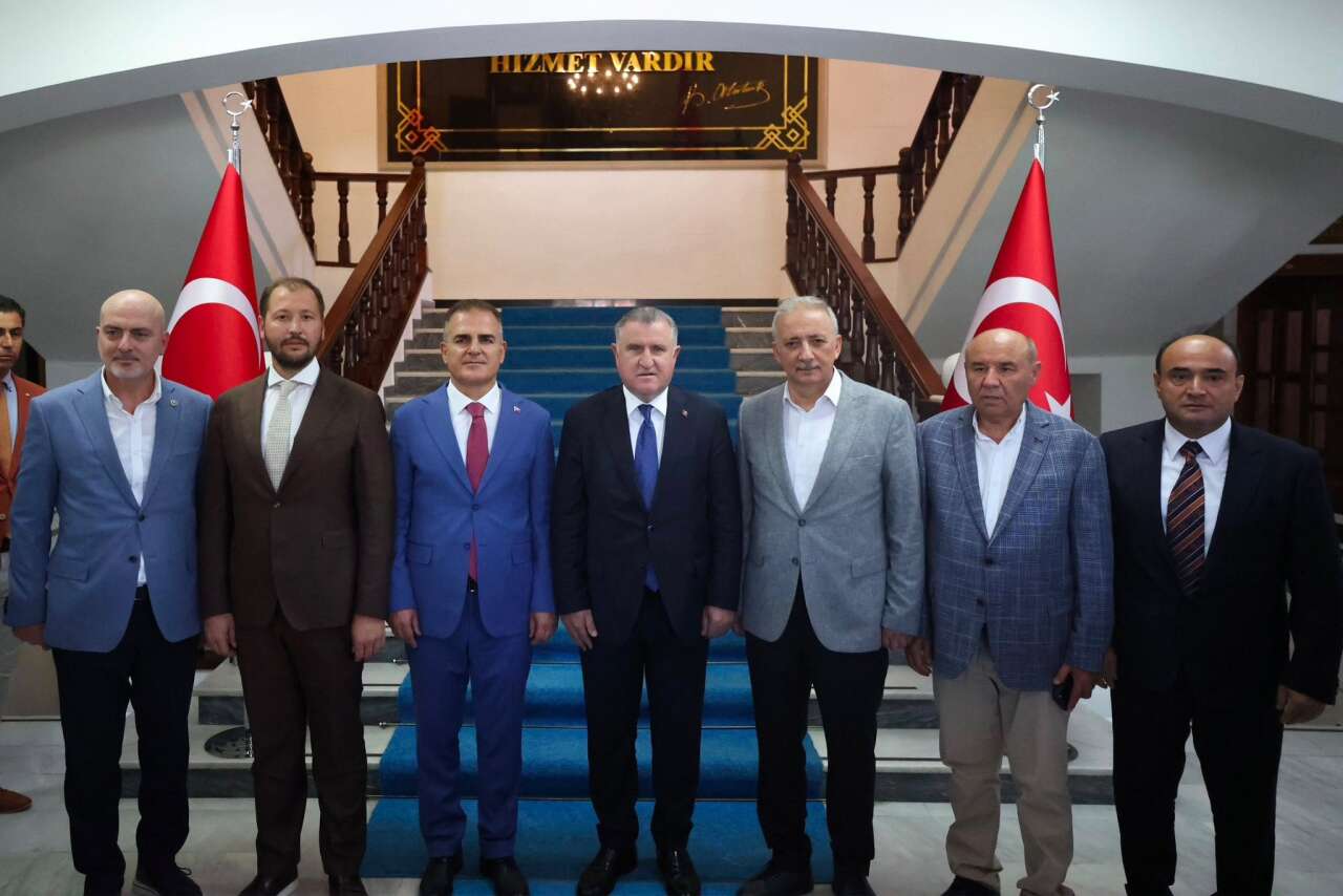 Gençlik ve Spor Bakanı Dr. Osman Aşkın Bak Muğla'da Gençlik ve Spor Yatırımlarını Değerlendirdi 2